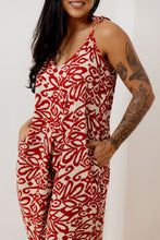 Cargar imagen en el visor de la galería, Enterizo flojo. Color: Rojo estampado