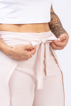 Cargar imagen en el visor de la galería, Pantalón con tiras. Color: beige