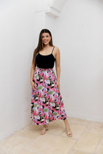 Cargar imagen en el visor de la galería, Falda ajustable. Color: Estampada rosados.
