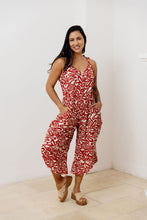 Cargar imagen en el visor de la galería, Enterizo flojo. Color: Rojo estampado