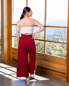 Pantalón con tiras. Color: Rojo