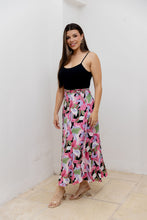 Cargar imagen en el visor de la galería, Falda ajustable. Color: Estampada rosados.