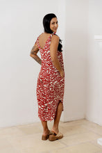 Cargar imagen en el visor de la galería, Enterizo flojo. Color: Rojo estampado