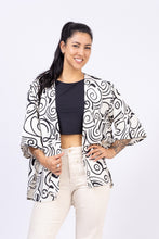 Cargar imagen en el visor de la galería, Kimono. Color: Blanco y negro