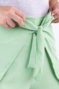 Pantalón con tiras. Color: verde