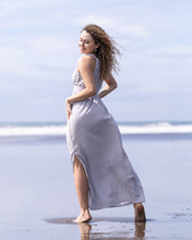Cargar imagen en el visor de la galería, Vestido largo tórax. Color: Celeste Rayas